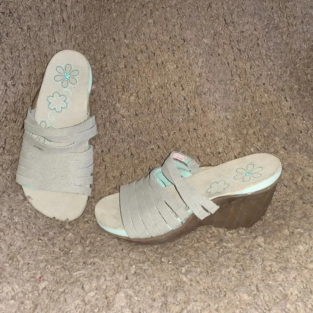CUSHE Gray Leather "Weave" Platform Wedge Sandal